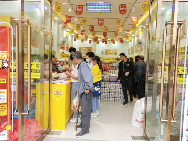 饞嘴郎零食加盟店如何提高服務(wù)質(zhì)量？
