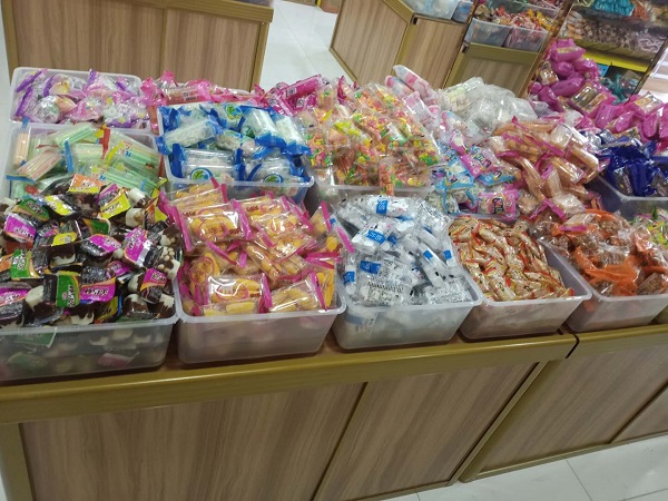 零食店貨架如何保養(yǎng)？有哪些注意事項(xiàng)？